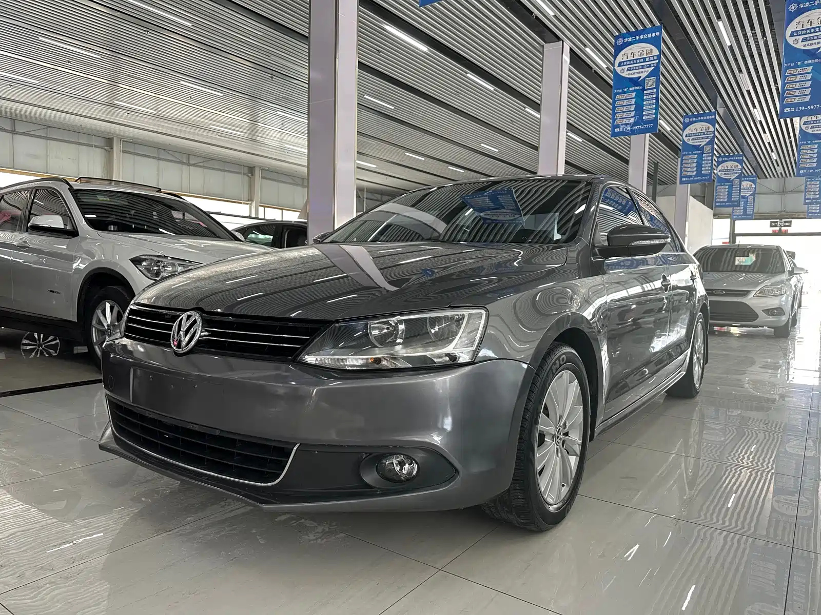 VOLKSWAGEN SAGITAR 2014