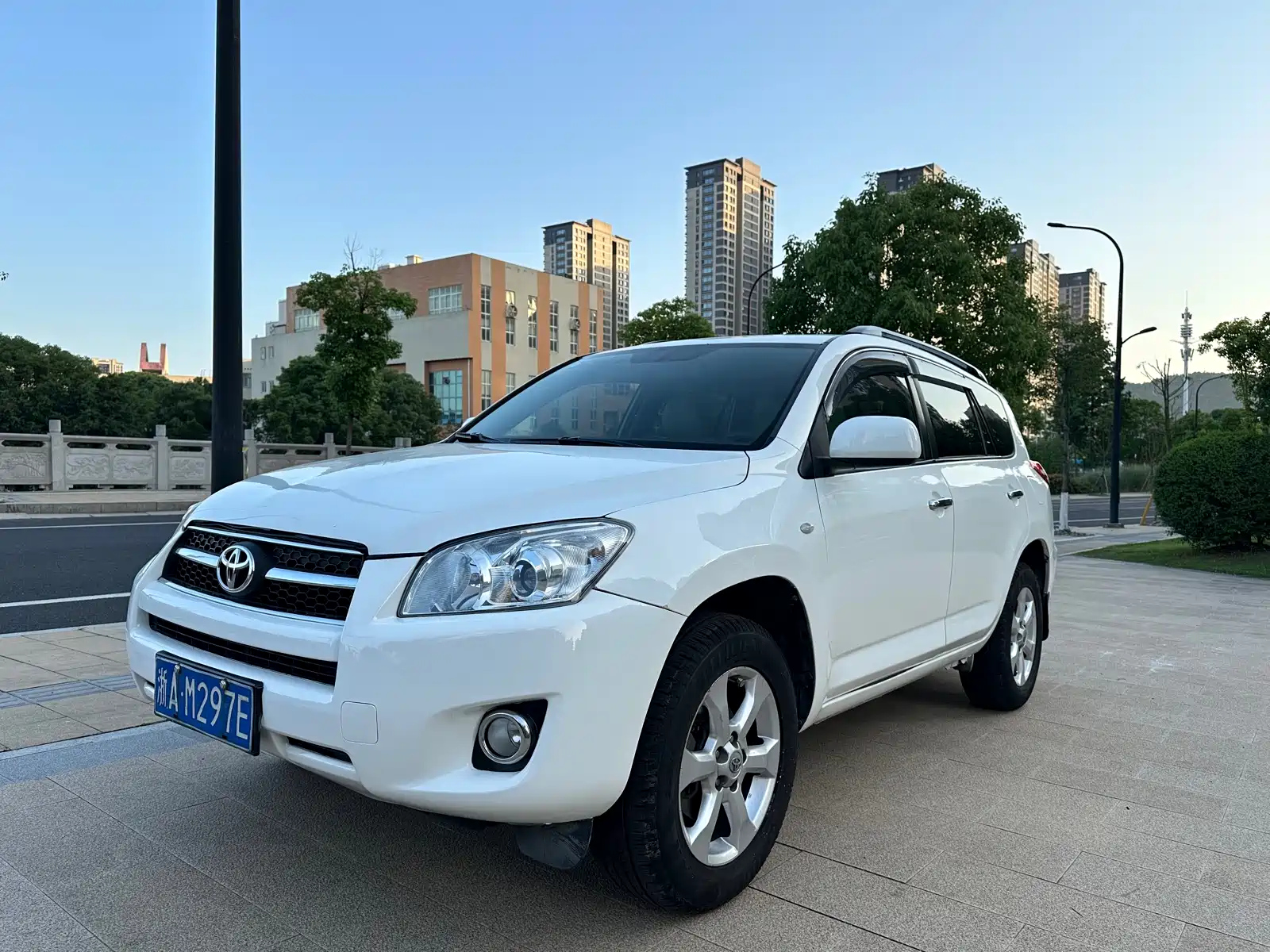 TOYOTA RAV4 RONGFANG 2010