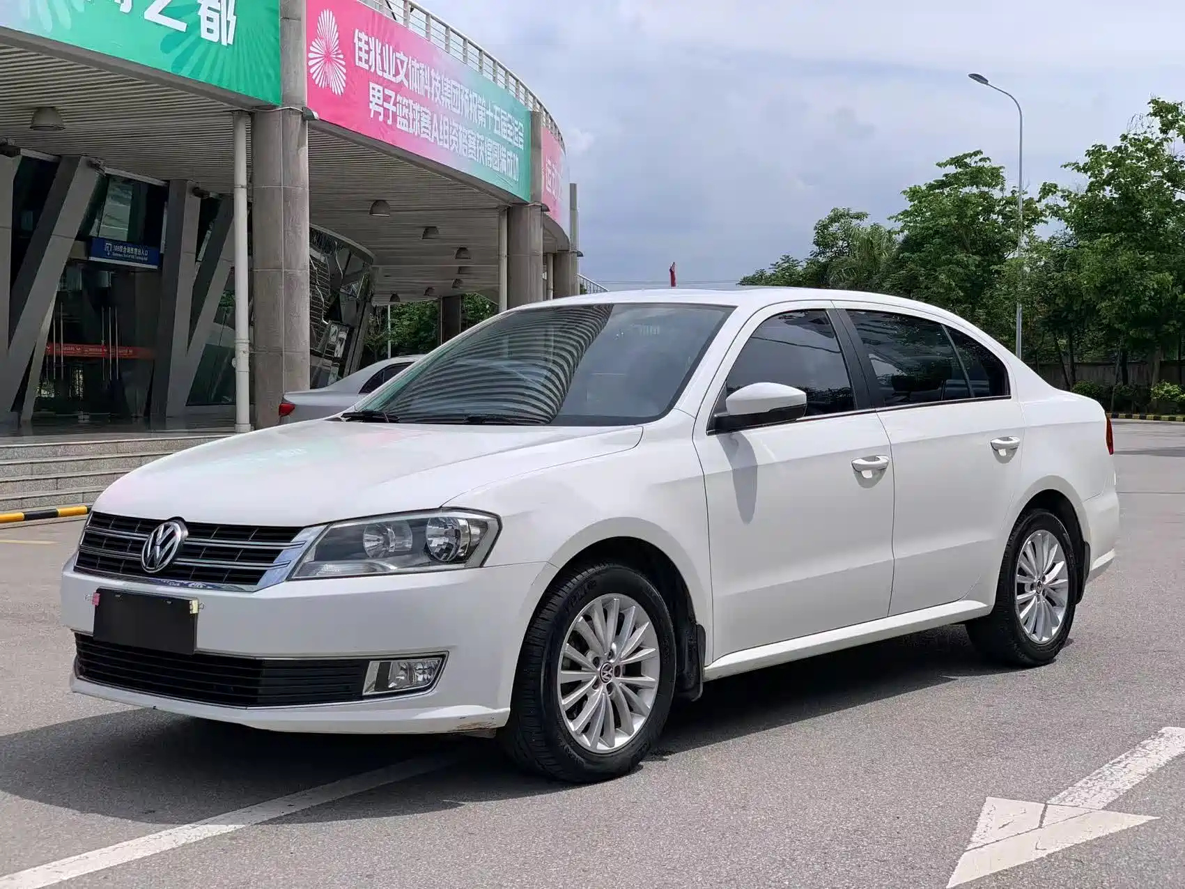 VOLKSWAGEN LAVIDA 2014