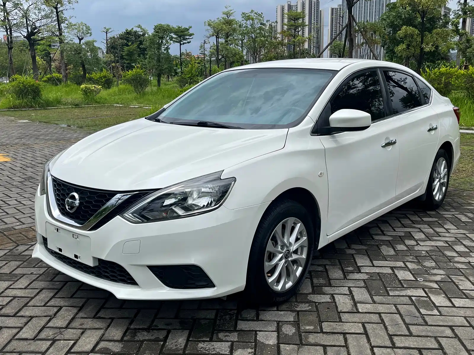 NISSAN SYLPHY 2019