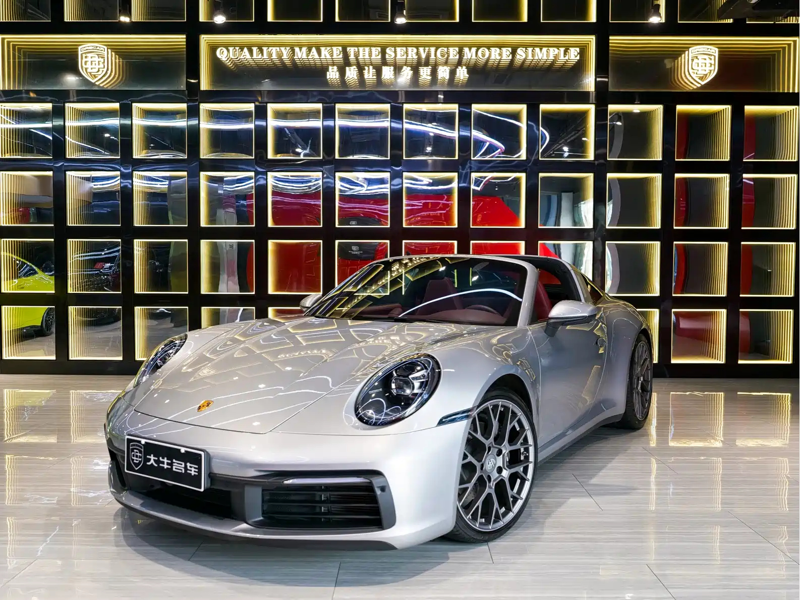 PORSCHE 911 2023