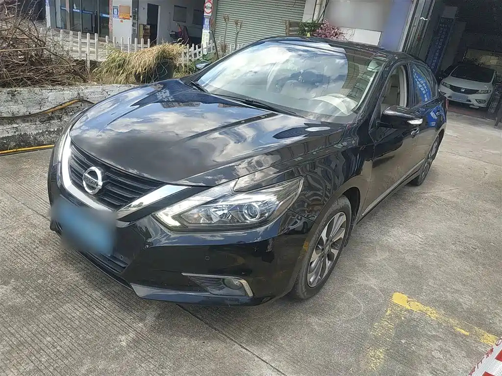 NISSAN TEANA 2016