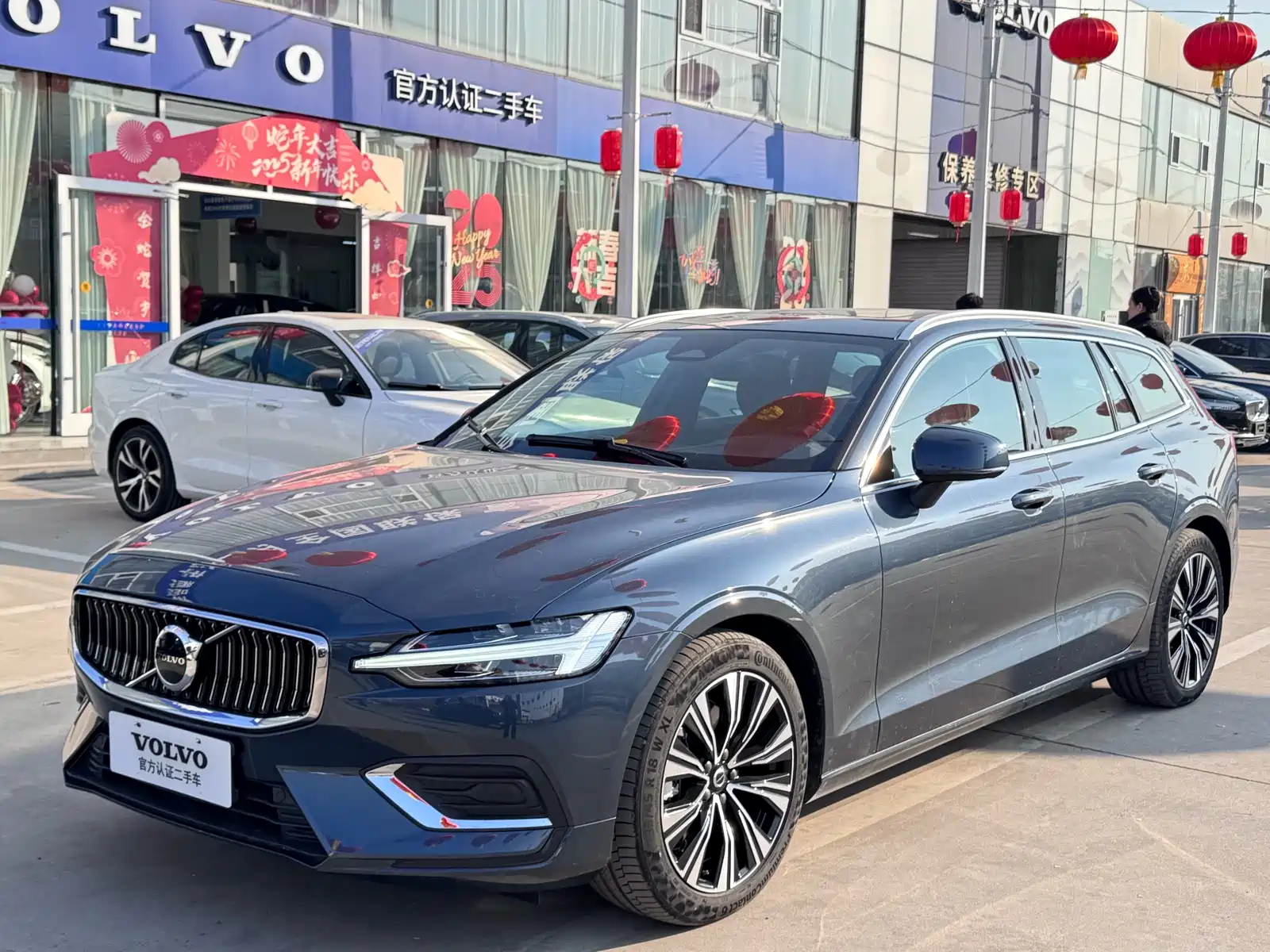 VOLVO V60 2024