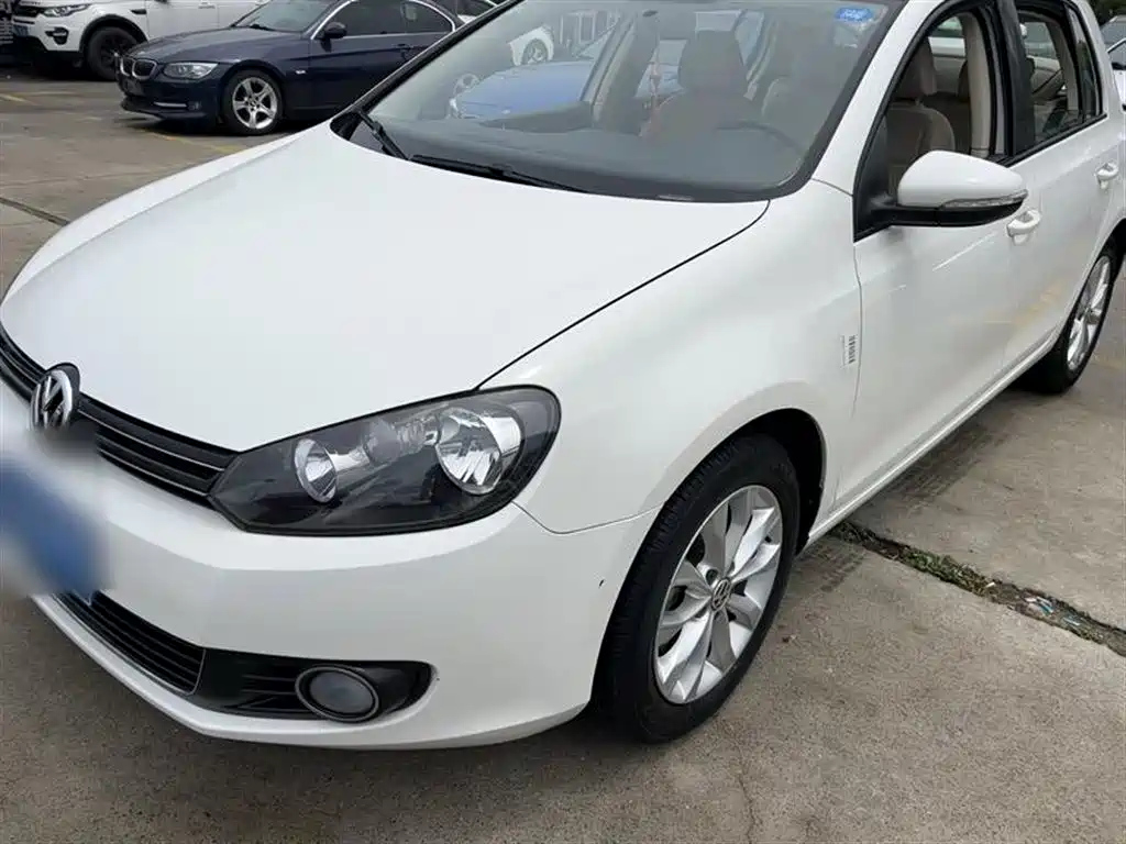 VOLKSWAGEN GOLF 2012