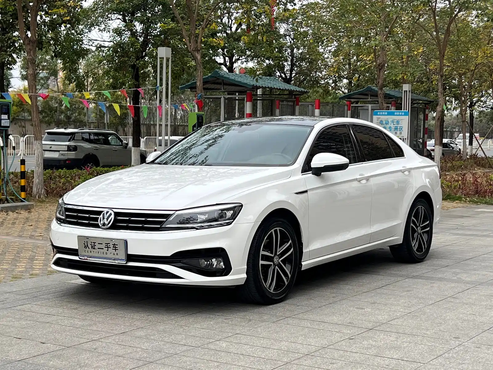 VOLKSWAGEN LAMANDO 2019