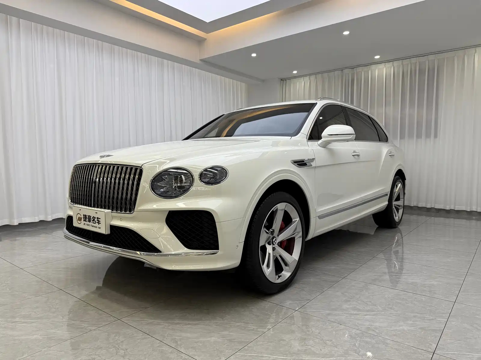 BENTLEY BENTAYGA 2023