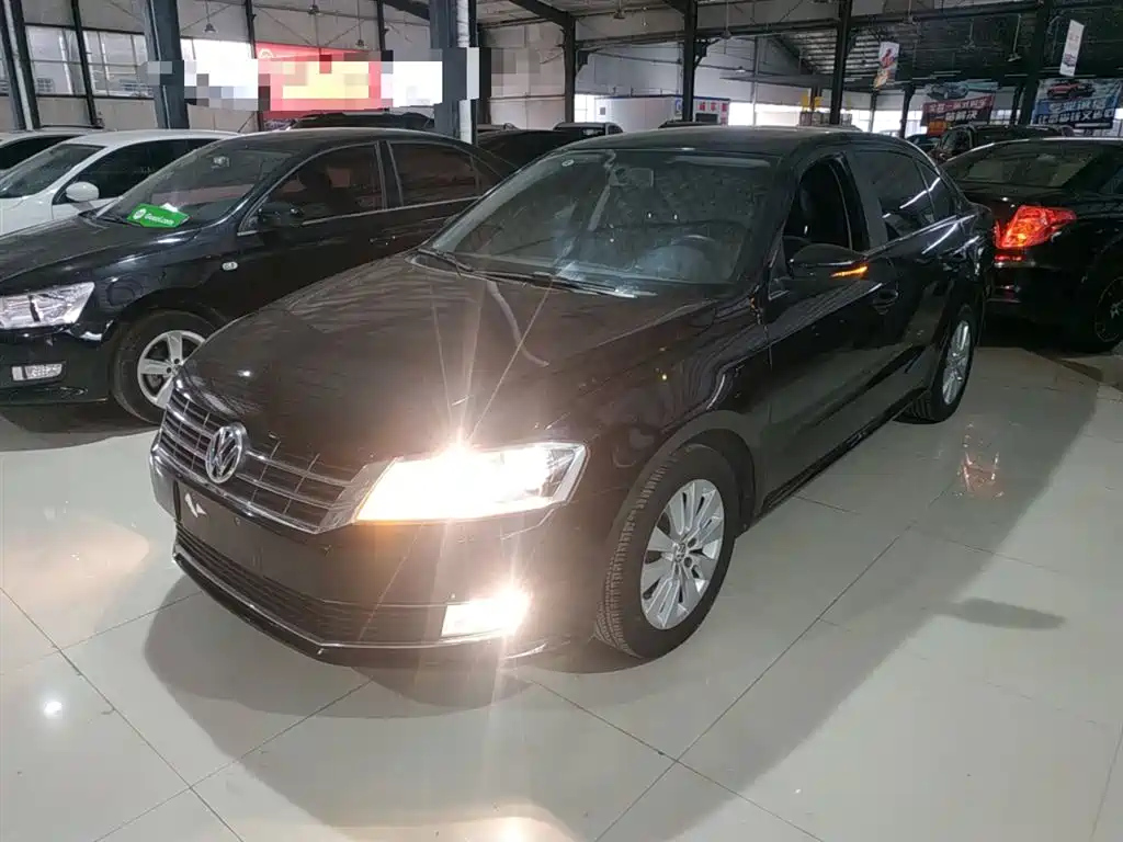 VOLKSWAGEN LAVIDA 2013