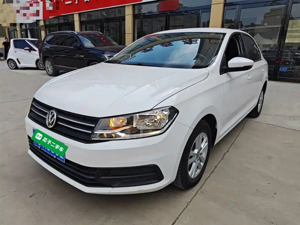 VOLKSWAGEN SANTANA 2019