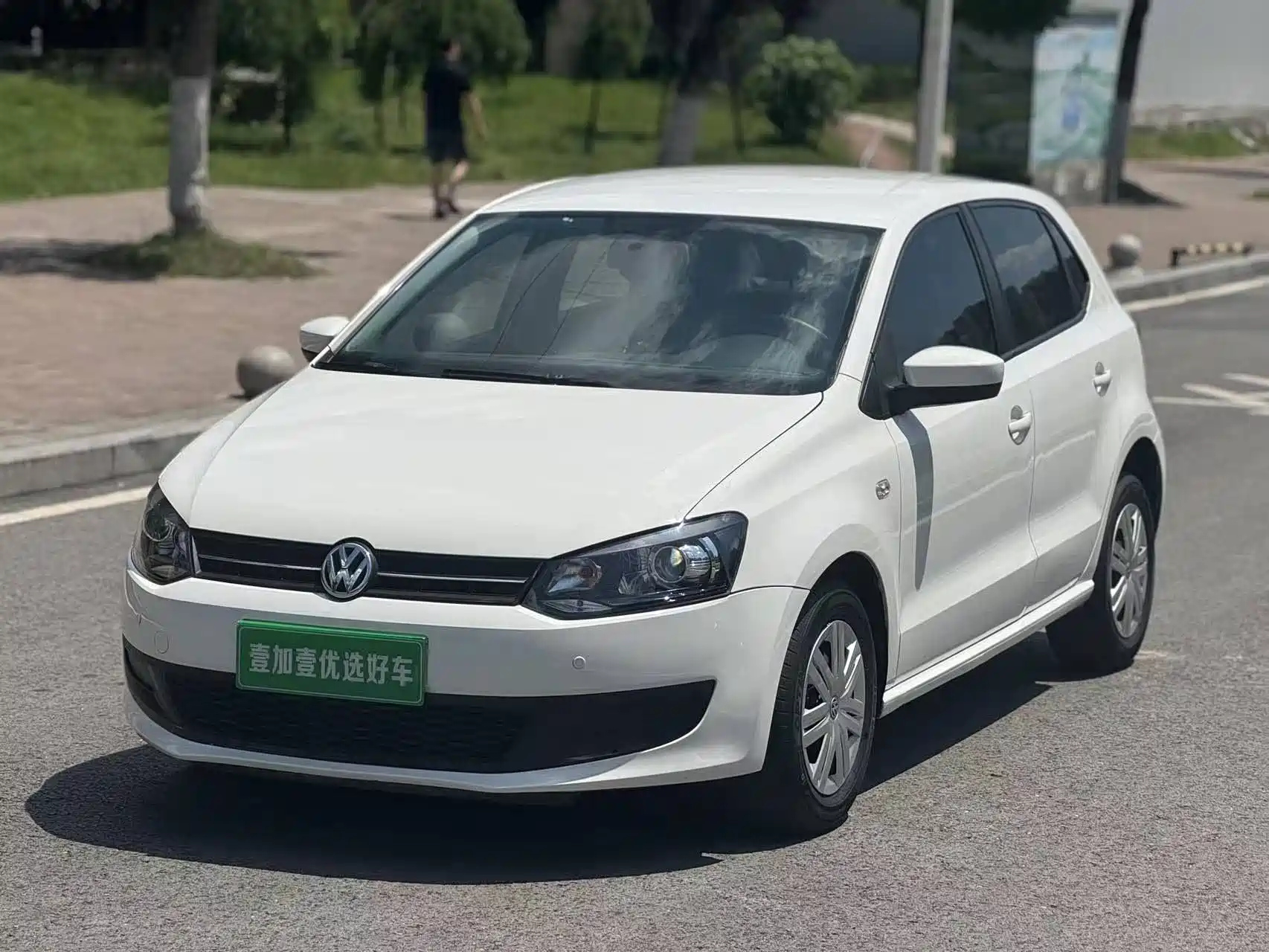 VOLKSWAGEN POLO 2013