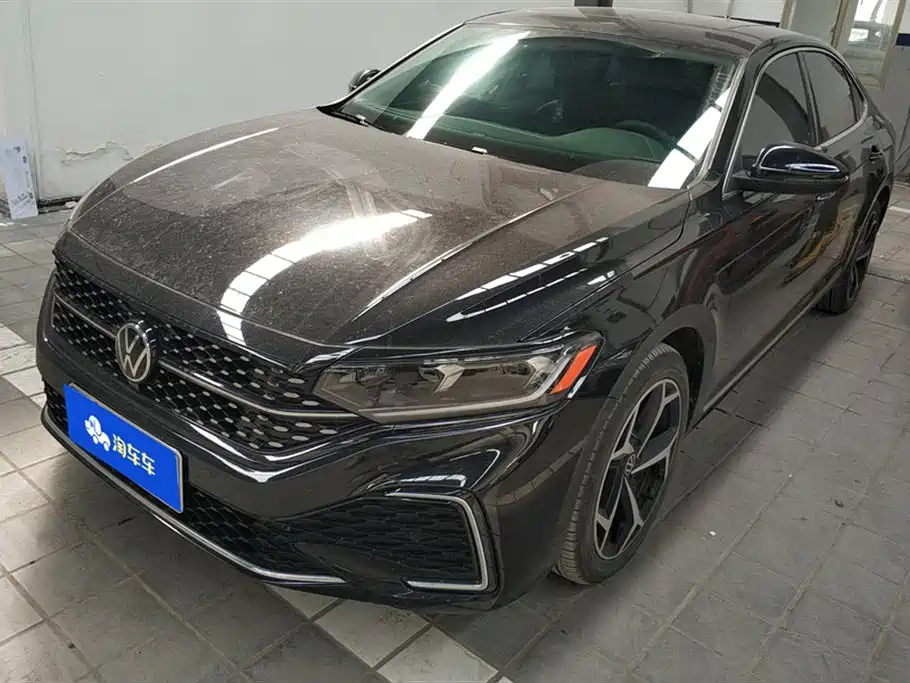 VOLKSWAGEN PASSAT 2022
