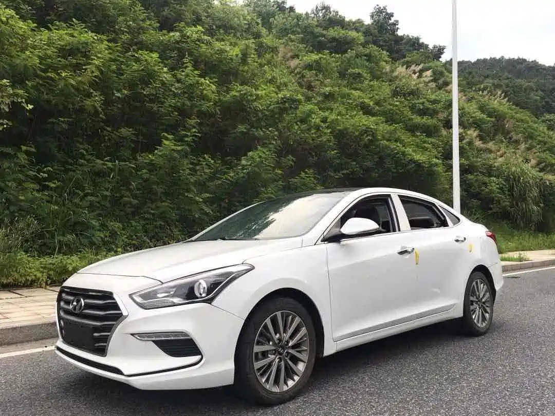 HYUNDAI MISTRA 2016