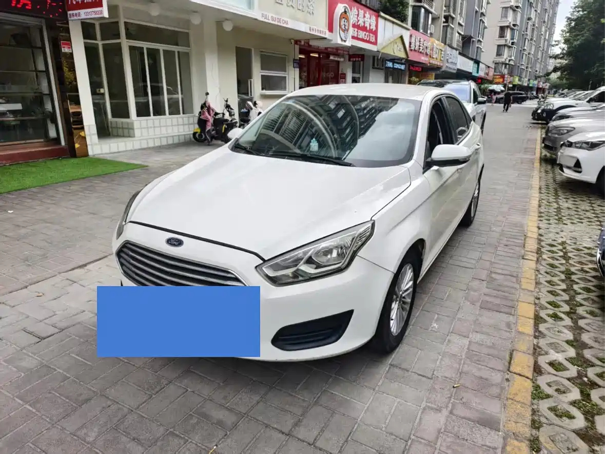 FORD ESCORT 2017