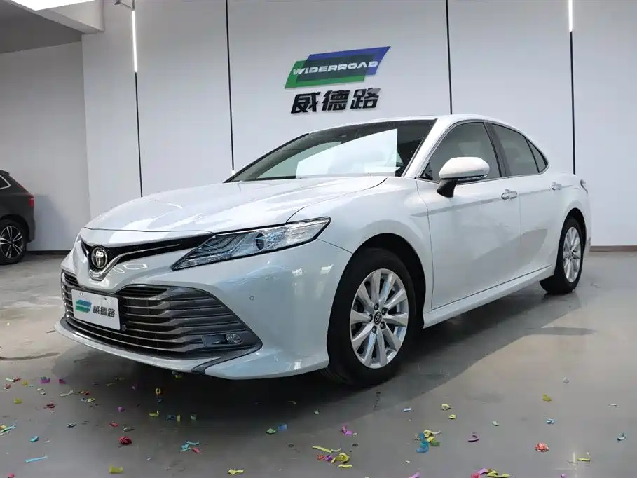 TOYOTA CAMRY 2019