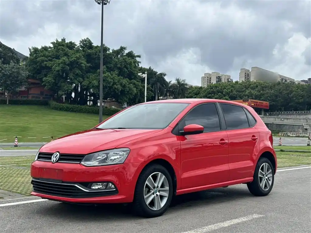 VOLKSWAGEN POLO