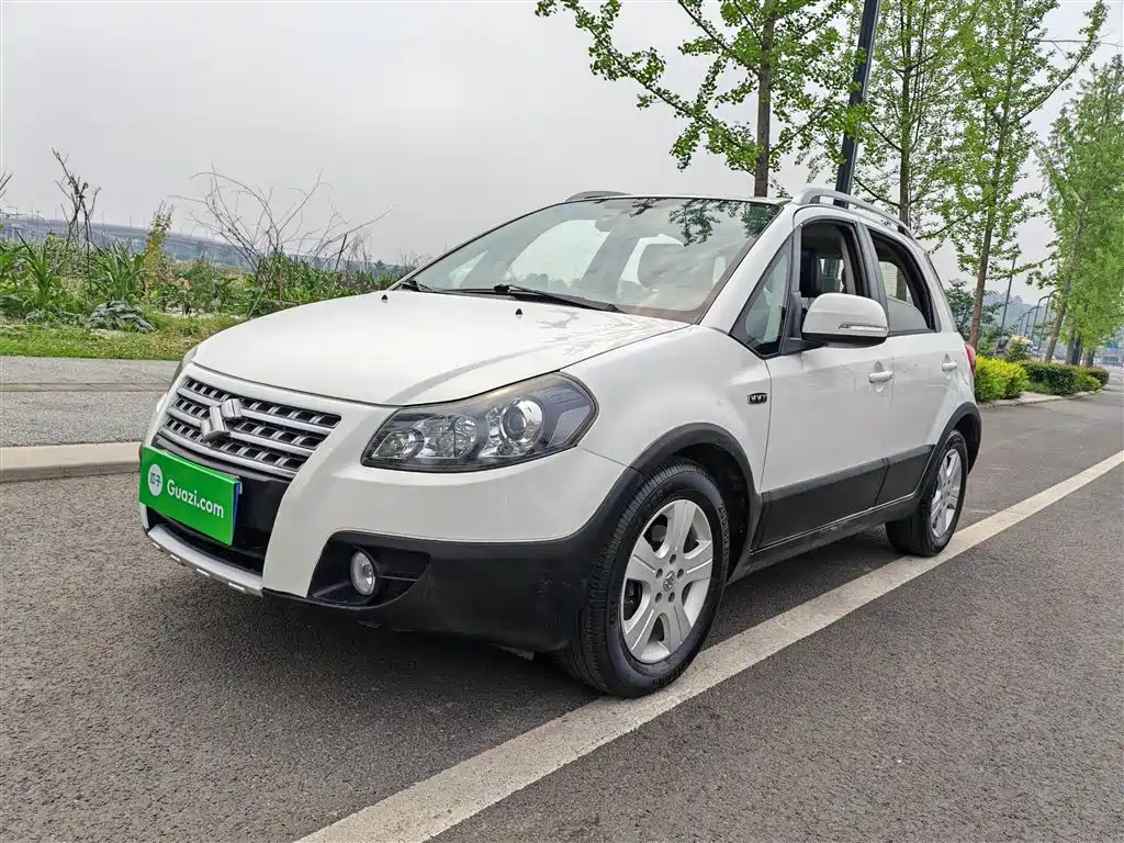 SUZUKI SX4 2012