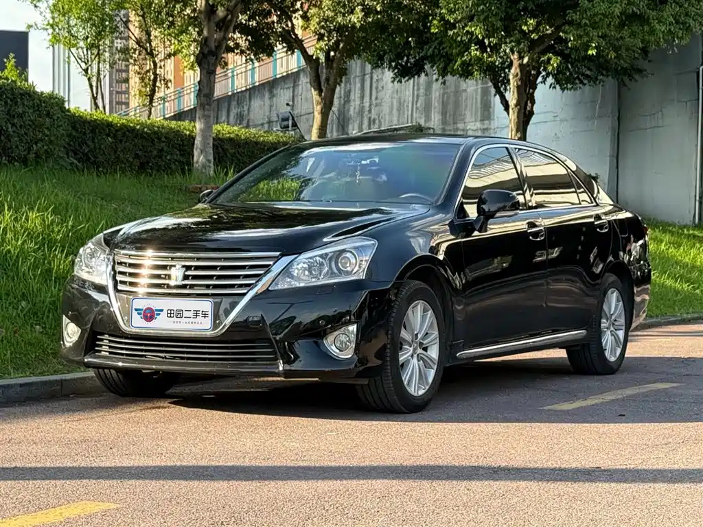 TOYOTA CROWN 2012