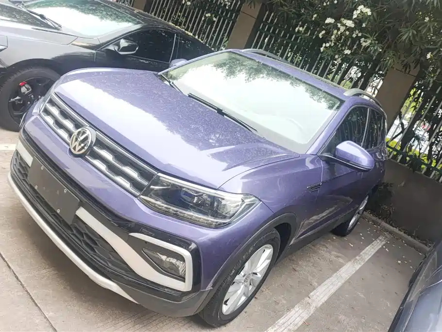 VOLKSWAGEN T-CROSS