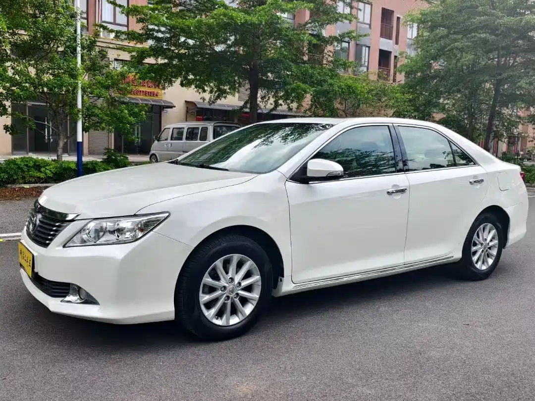TOYOTA CAMRY