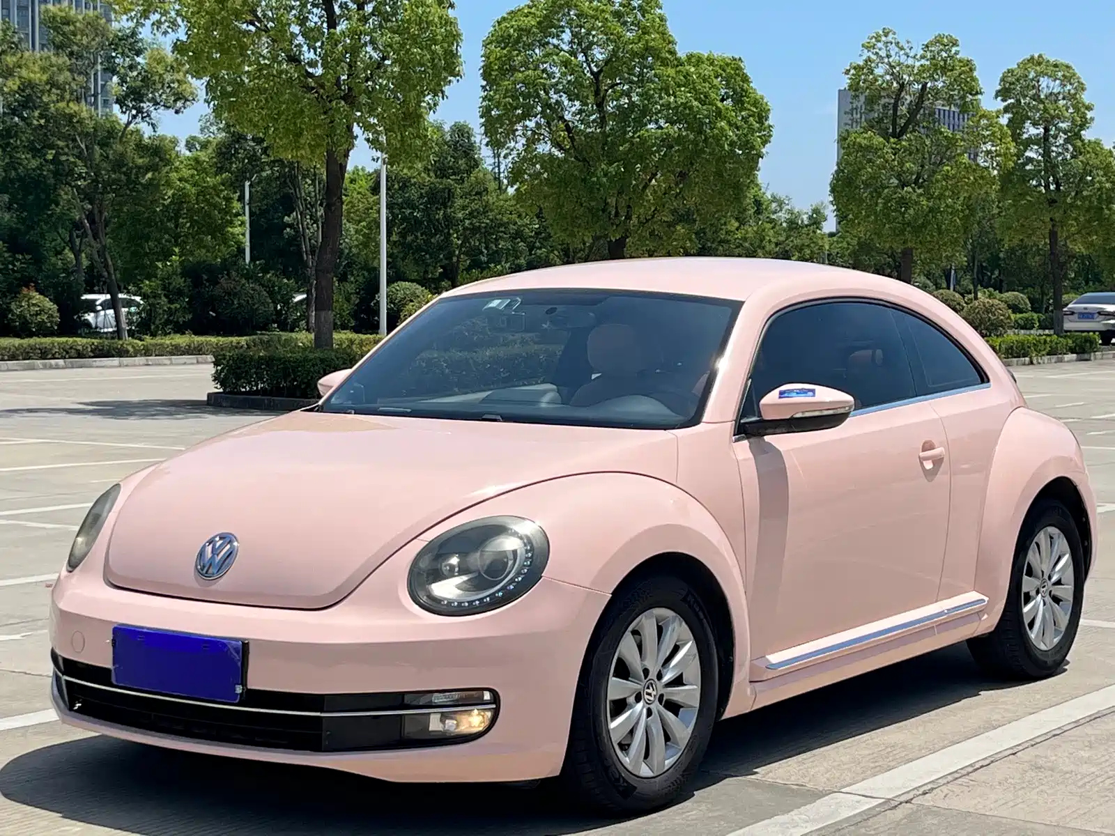 VOLKSWAGEN BEETLE 2013