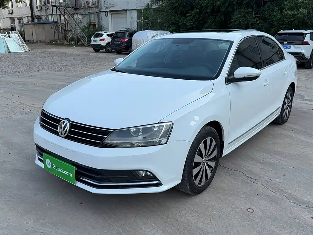 VOLKSWAGEN SAGITAR 2017
