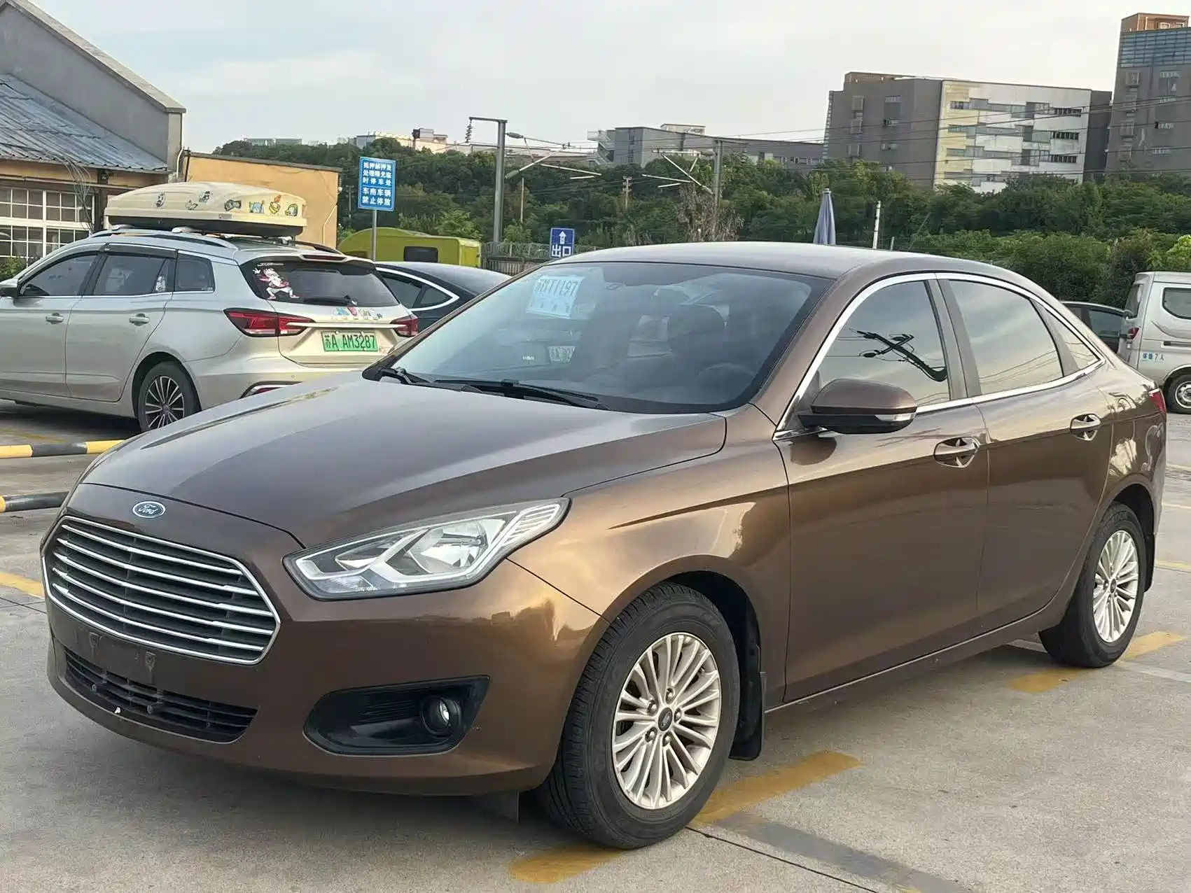 FORD ESCORT 2015