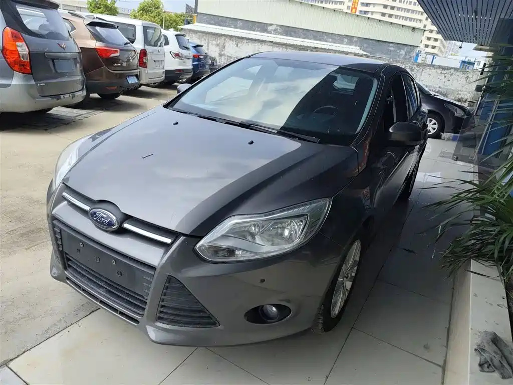 FORD FOCUS 2012