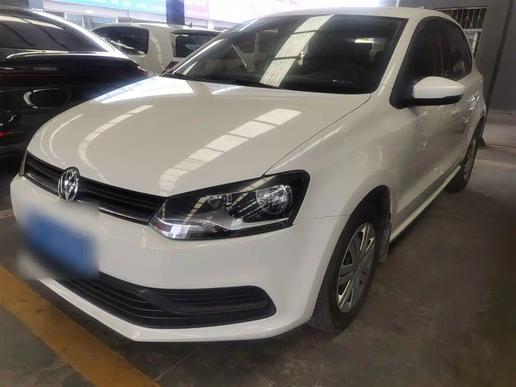 VOLKSWAGEN POLO 2016