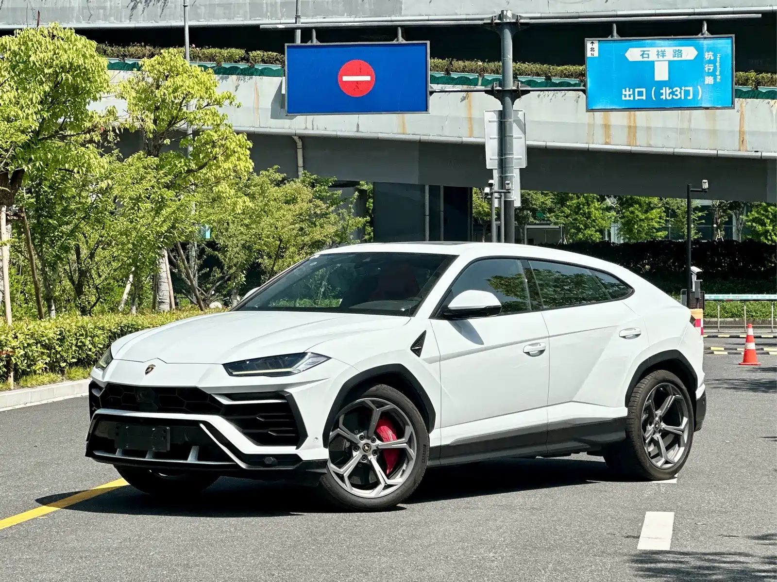 LAMBORGHINI URUS 2018