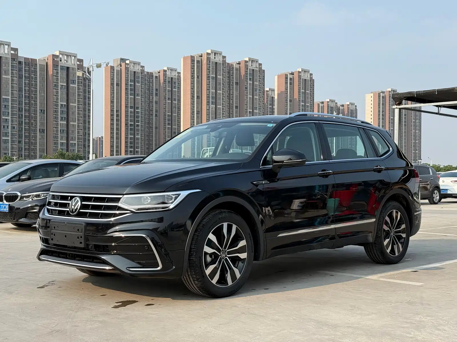 VOLKSWAGEN TIGUAN L 2023