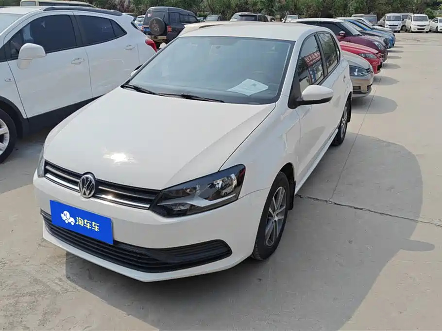 VOLKSWAGEN POLO 2016