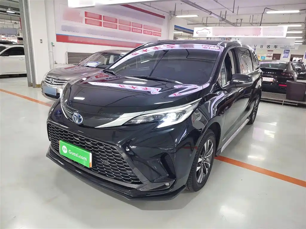 TOYOTA GRANVIA 2023
