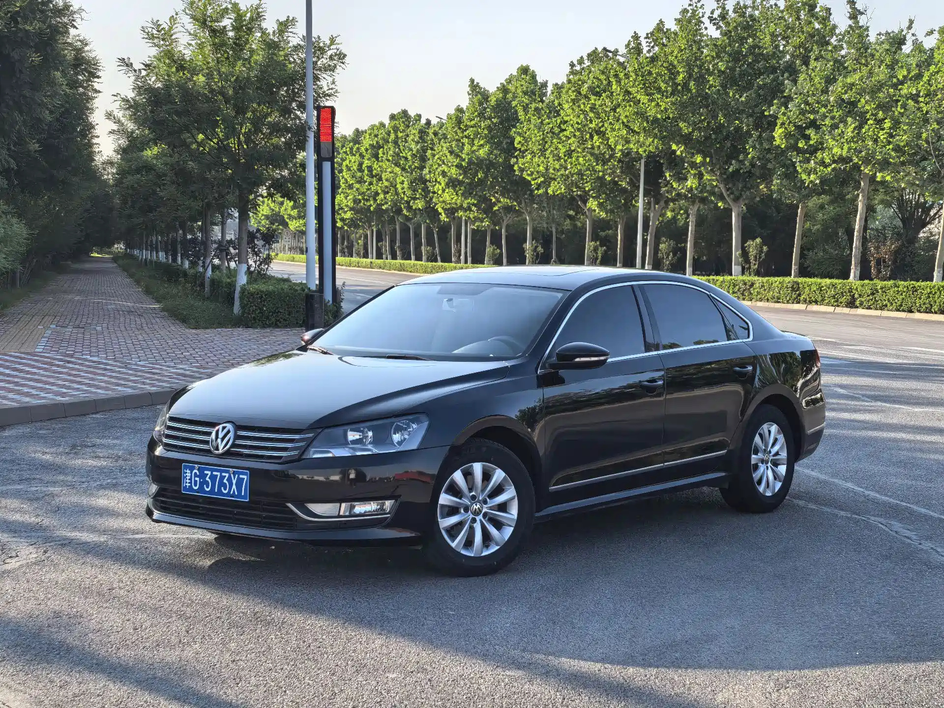 VOLKSWAGEN PASSAT 2014