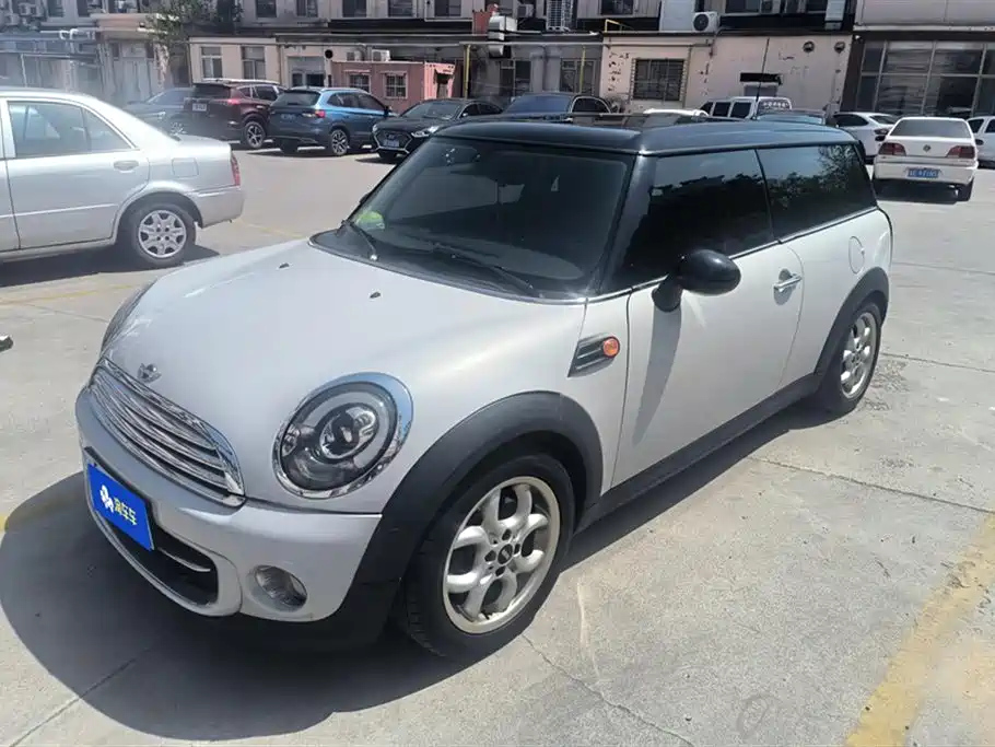 MINI CLUBMAN 2013