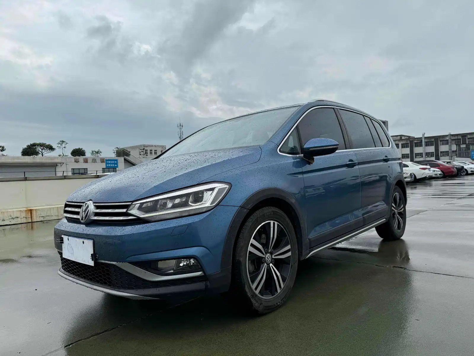VOLKSWAGEN TOURAN 2018