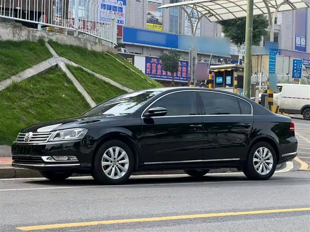 VOLKSWAGEN MAGOTAN 2015