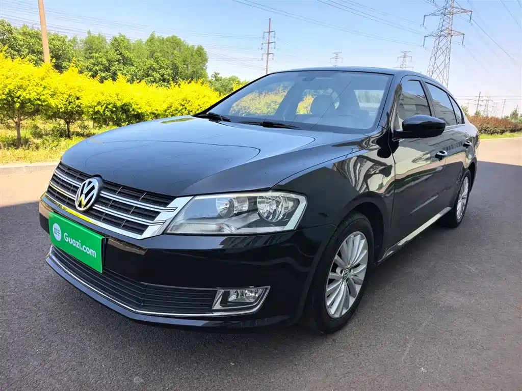 VOLKSWAGEN LAVIDA 2013