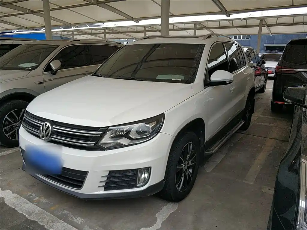 VOLKSWAGEN TIGUAN 2015