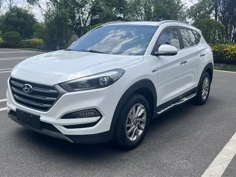 HYUNDAI TUCSON 2015