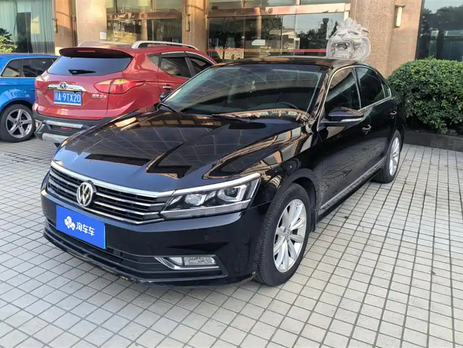 VOLKSWAGEN PASSAT 2017