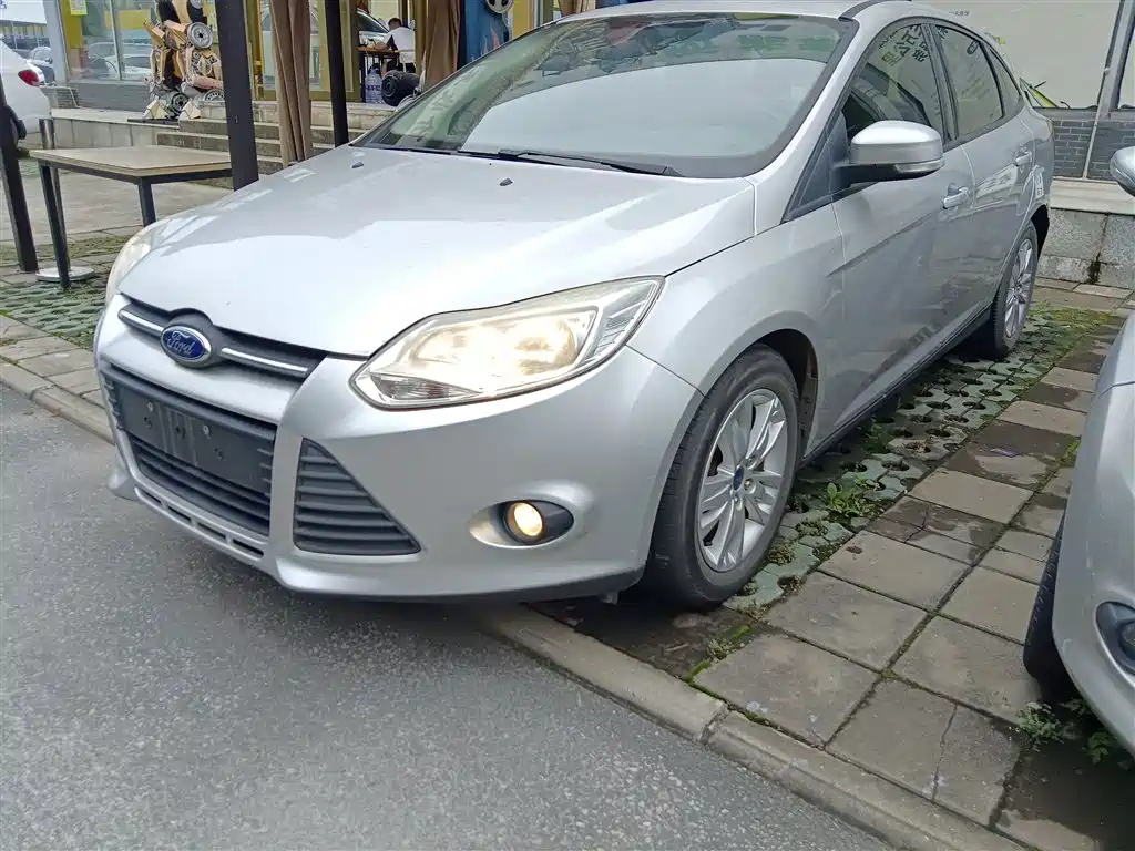 FORD FOCUS 2012