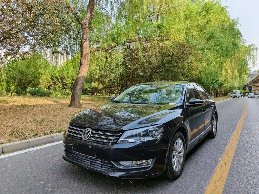 VOLKSWAGEN PASSAT 2014