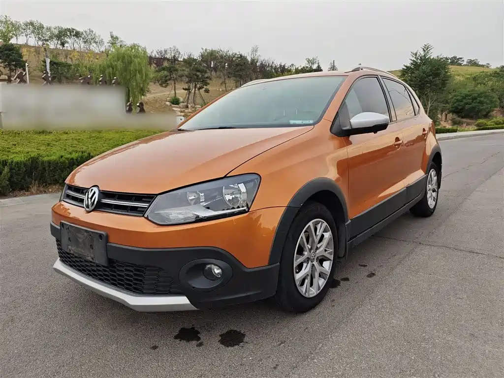 VOLKSWAGEN POLO 2016