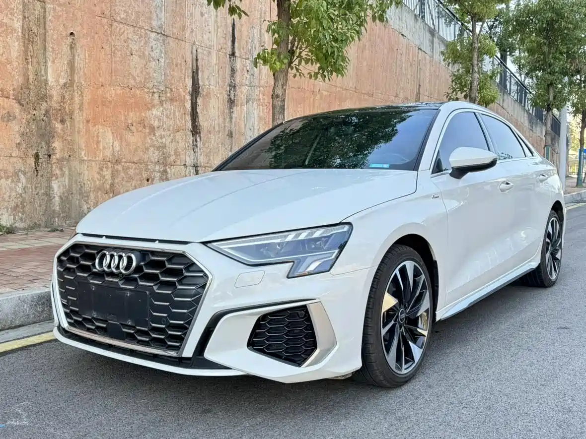 AUDI A3 2022