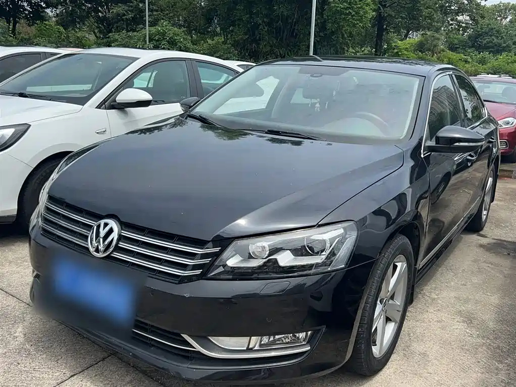 VOLKSWAGEN PASSAT 2014