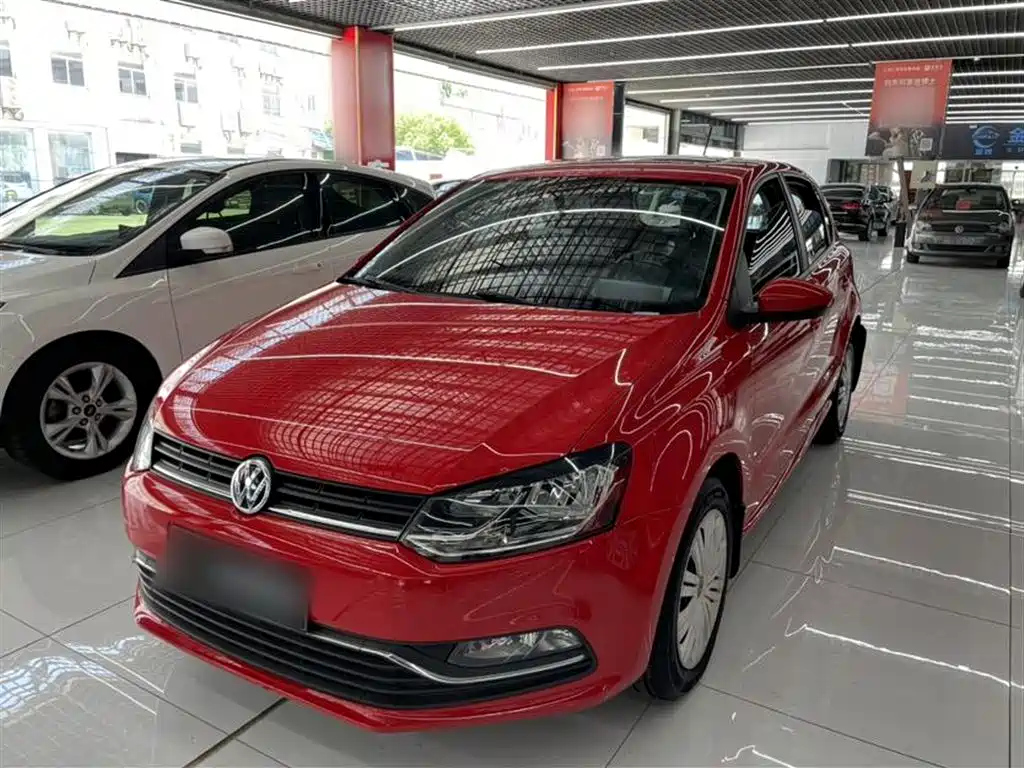 VOLKSWAGEN POLO 2016