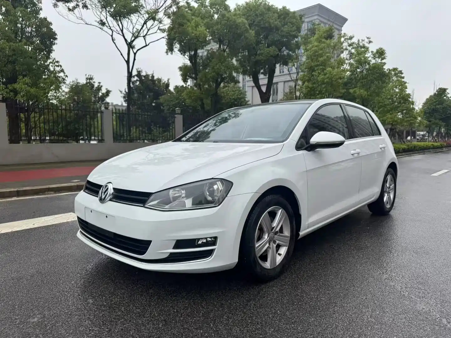VOLKSWAGEN GOLF 2014