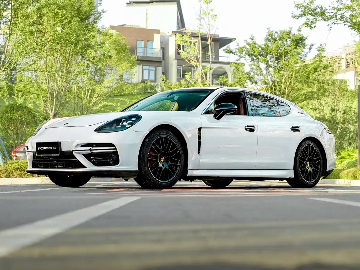 PORSCHE PANAMERA 2010