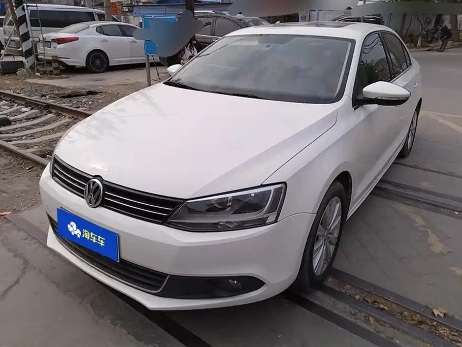 VOLKSWAGEN SAGITAR 2014