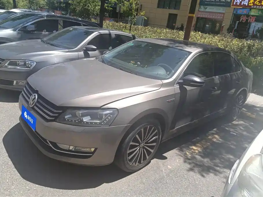 VOLKSWAGEN PASSAT 2014