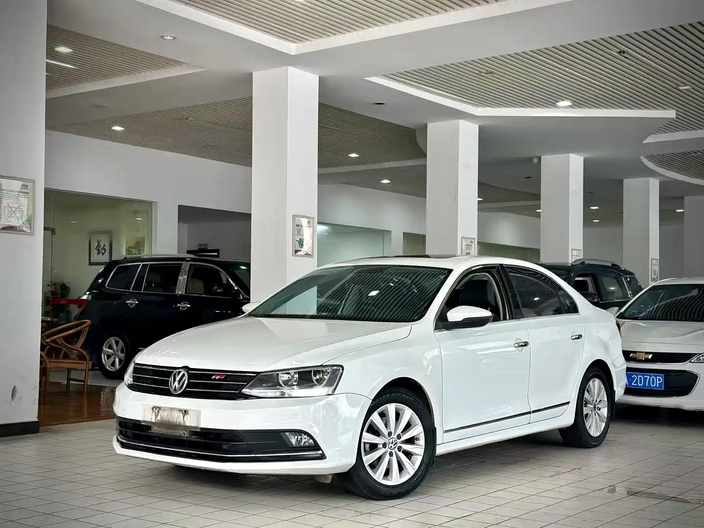 VOLKSWAGEN SAGITAR 2015